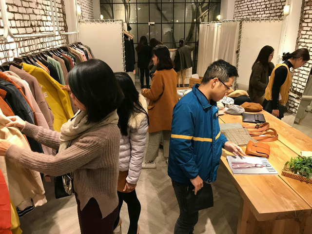 Quản lý hàng hóa chặt chẽ 5 cách quản lý nhân viên bán hàng thời trang khi vào mùa kinh doanh cuối năm