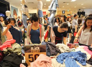 Lý do nhiều shop quần áo nhỏ nhưng vẫn nườm nượp khách hàng Lý do nhiều shop quần áo nhỏ nhưng vẫn nườm nượp khách hàng