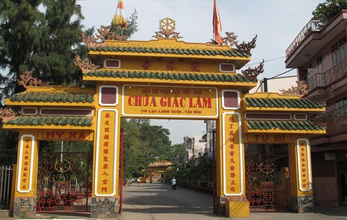 Chùa Giác Lâm cầu may đầu năm
