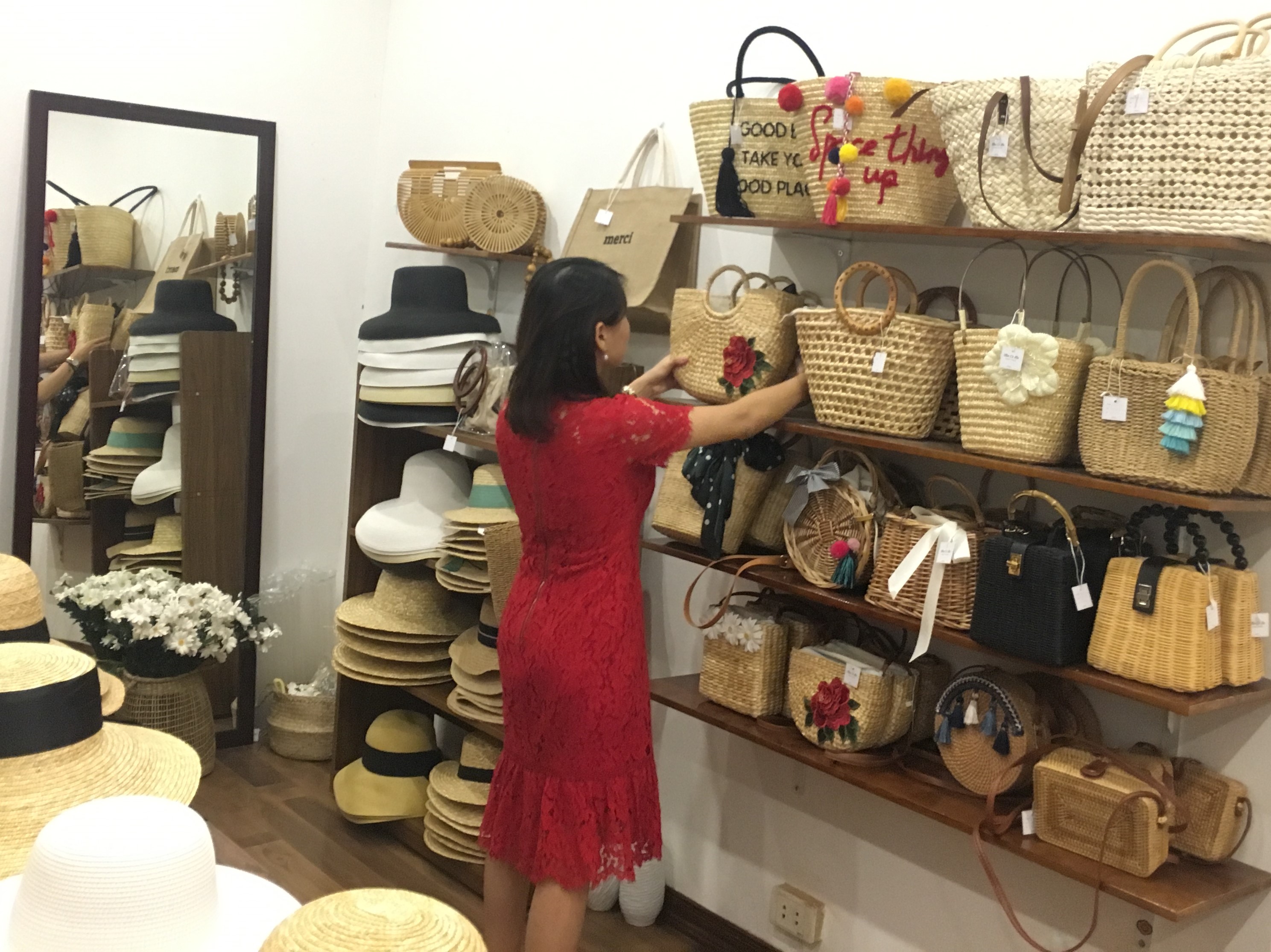 Túi cói tại Tiệm Cô Hìn