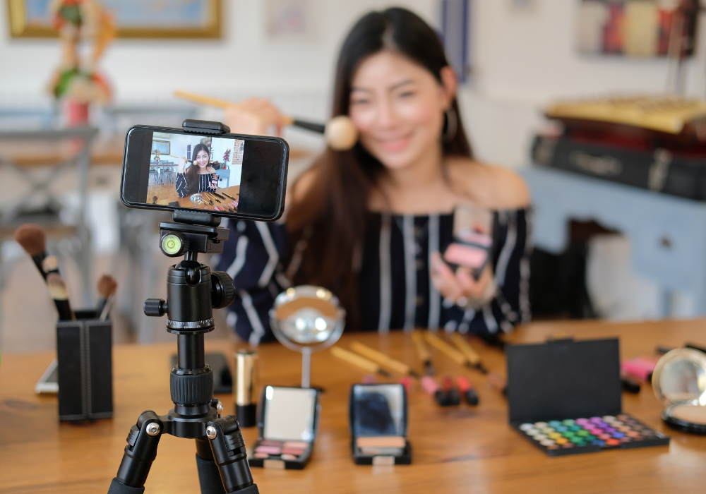 Nở rộ công nghệ livestream bán hàng mỹ phẩm