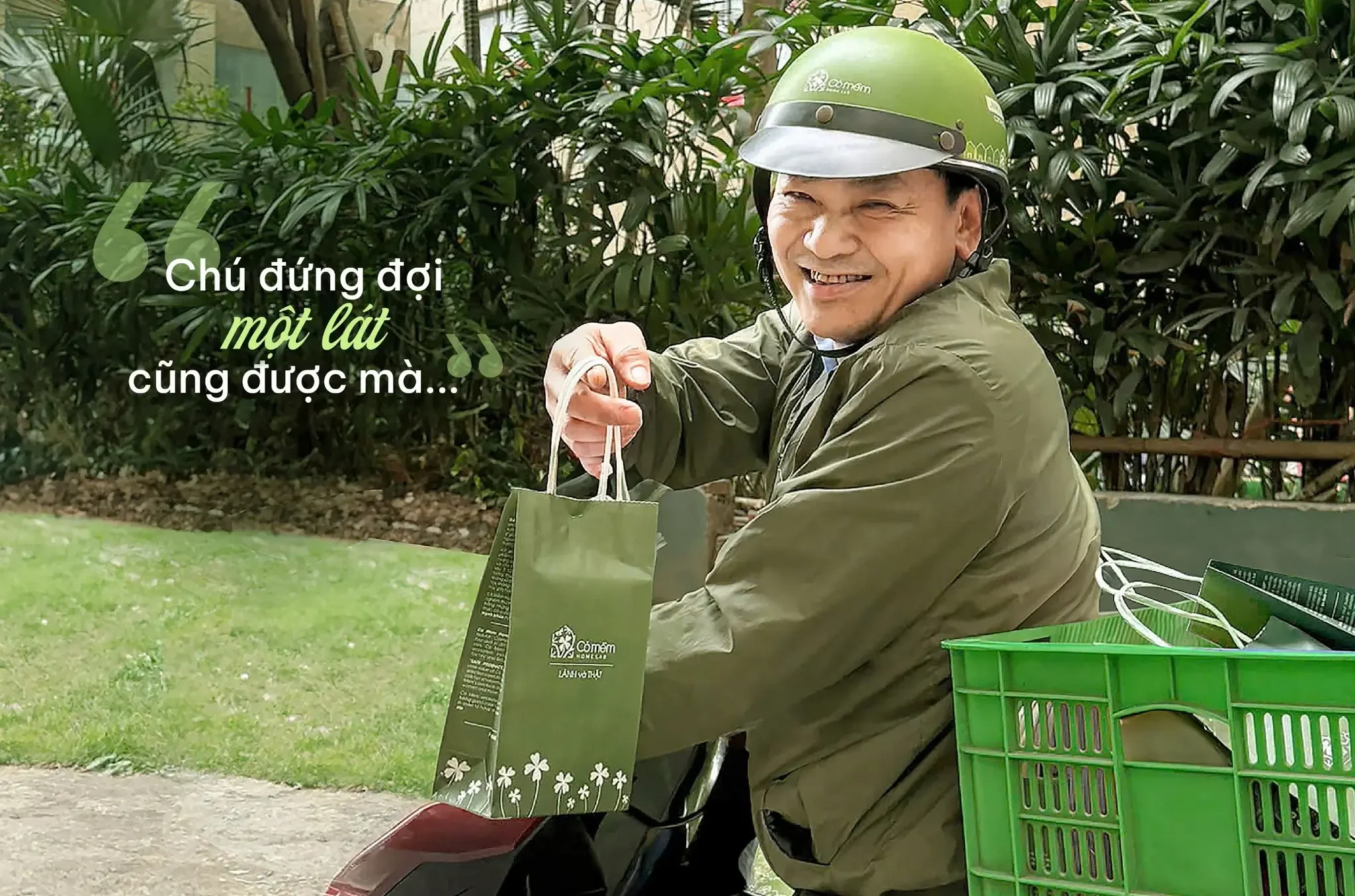Nhân viên ship hàng Cỏ Mềm