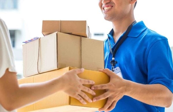 Khâu lấy hàng tại kho trong quy trình giao hàng