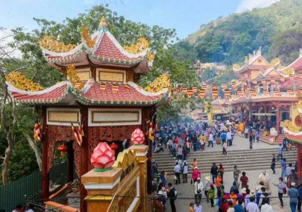 đi chùa xin lộc buôn bán