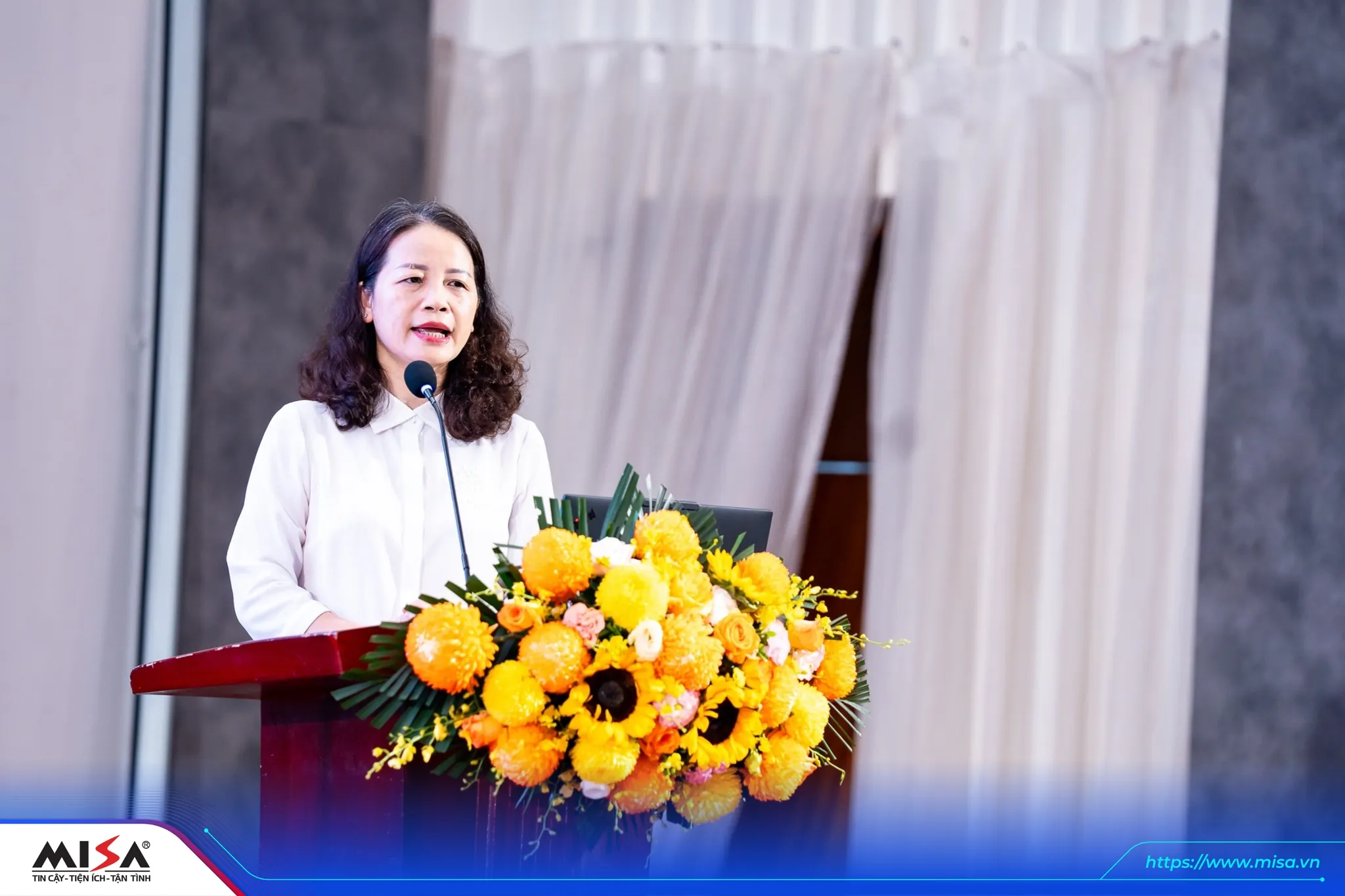 Bà Nguyễn Thị Thu Hà – Nguyên Vụ trưởng Vụ Tuyên truyền – Hỗ trợ người nộp thuế đã chia sẻ về chính sách thuế mới đối với hộ và cá nhân kinh doanh theo Nghị quyết 68-NQ/TW về phát triển kinh tế tư nhân