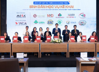 “Bình dân học vụ kê khai”: MISA ký kết hợp tác gần 100 chuyên gia thuế, ngân hàng cầm tay chỉ việc cho HKD khai thuế thành công "Bình dân học vụ kê khai": MISA ký kết hợp tác gần 100 chuyên gia thuế, ngân hàng cầm tay chỉ việc cho HKD khai thuế thành công